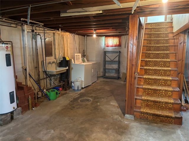 1619 4th Street, Perry, IA 50220