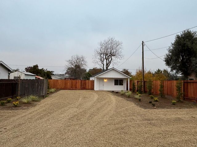 799 8th St, Turlock, CA 95380