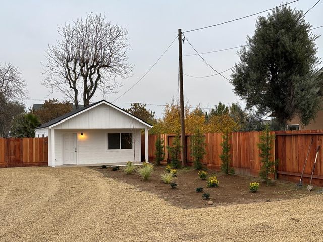 799 8th St, Turlock, CA 95380