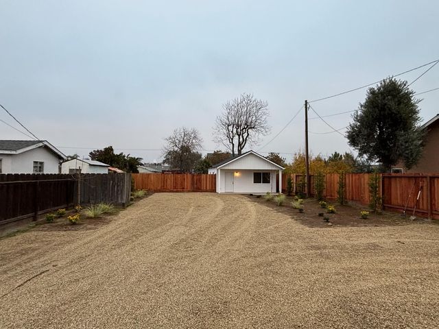 799 8th St, Turlock, CA 95380