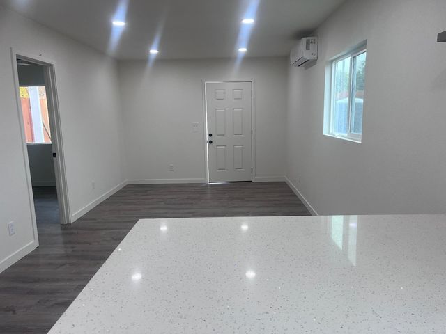 799 8th St, Turlock, CA 95380