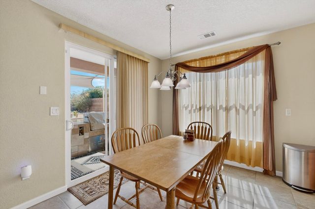 10200 Avenida Vista Sol NW, Albuquerque, NM 87114