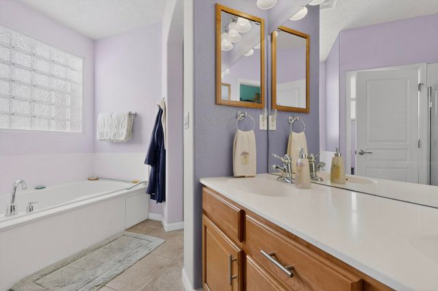 10200 Avenida Vista Sol NW, Albuquerque, NM 87114