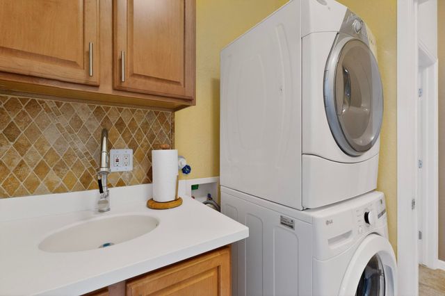 10200 Avenida Vista Sol NW, Albuquerque, NM 87114