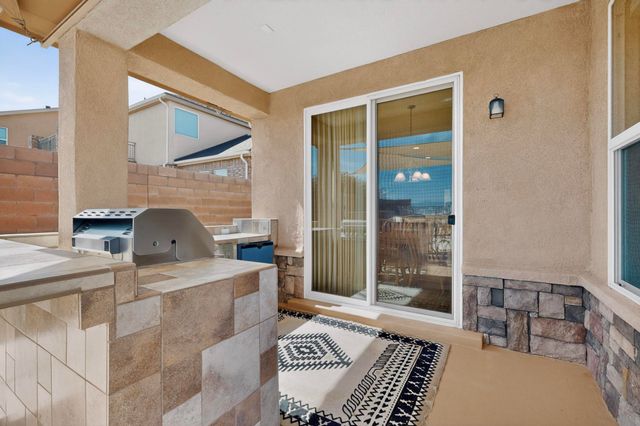 10200 Avenida Vista Sol NW, Albuquerque, NM 87114