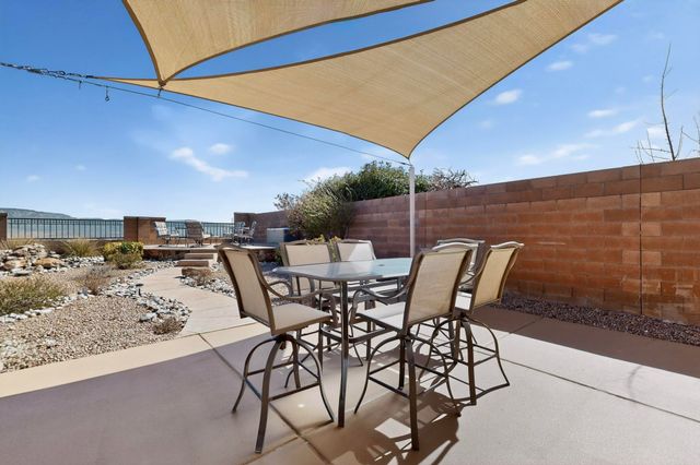 10200 Avenida Vista Sol NW, Albuquerque, NM 87114