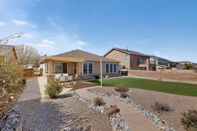 10200 Avenida Vista Sol NW, Albuquerque, NM 87114