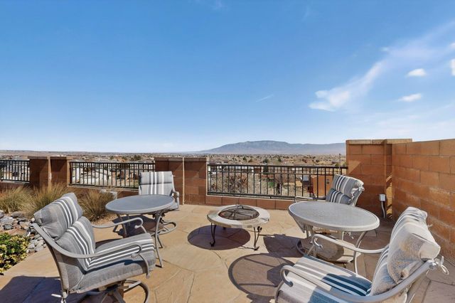 10200 Avenida Vista Sol NW, Albuquerque, NM 87114