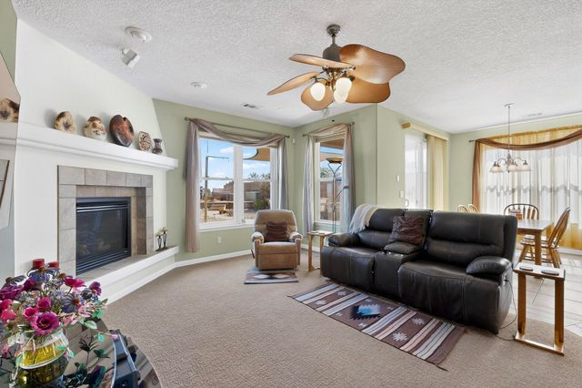 10200 Avenida Vista Sol NW, Albuquerque, NM 87114