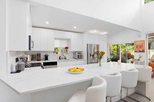 6045 Old Court Road 401, Boca Raton, FL 33433