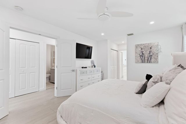 6045 Old Court Road 401, Boca Raton, FL 33433