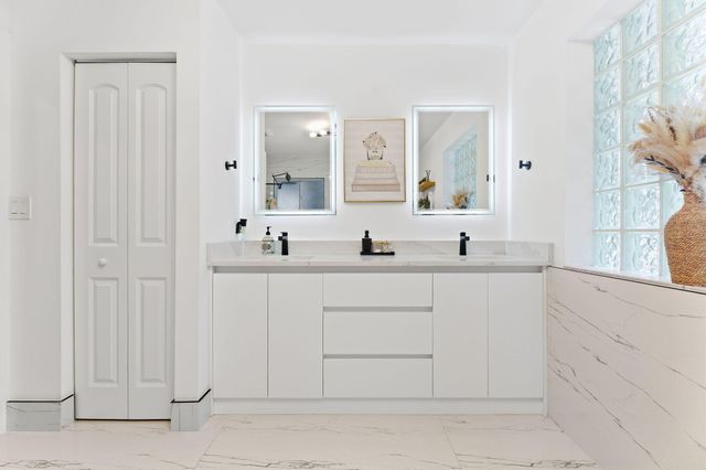 6045 Old Court Road 401, Boca Raton, FL 33433