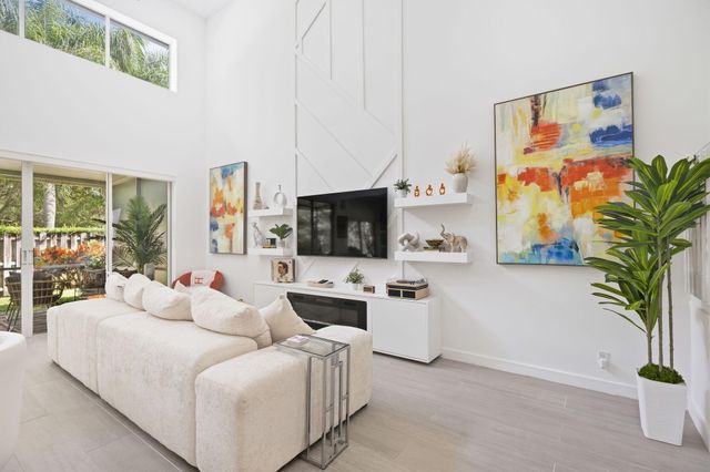6045 Old Court Road 401, Boca Raton, FL 33433