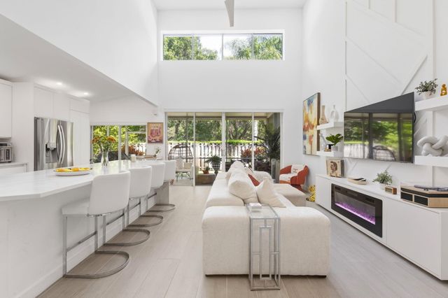 6045 Old Court Road 401, Boca Raton, FL 33433