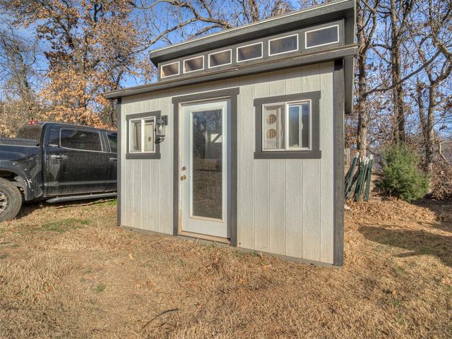 3282 E Fox Trail Road, Edmond, OK 73034