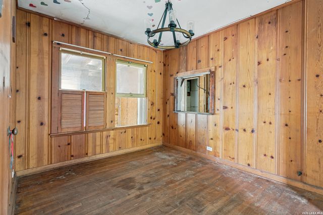 1330 W ROSEWOOD AVE, San Antonio, TX 78201
