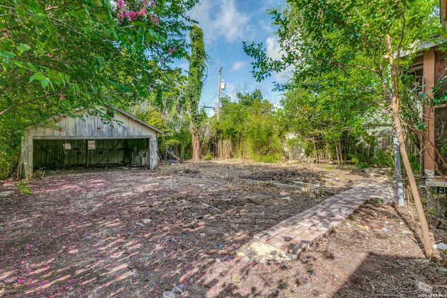 1330 W ROSEWOOD AVE, San Antonio, TX 78201