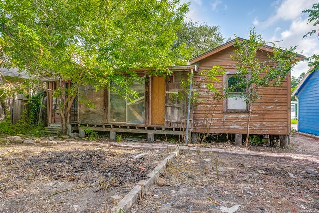1330 W ROSEWOOD AVE, San Antonio, TX 78201