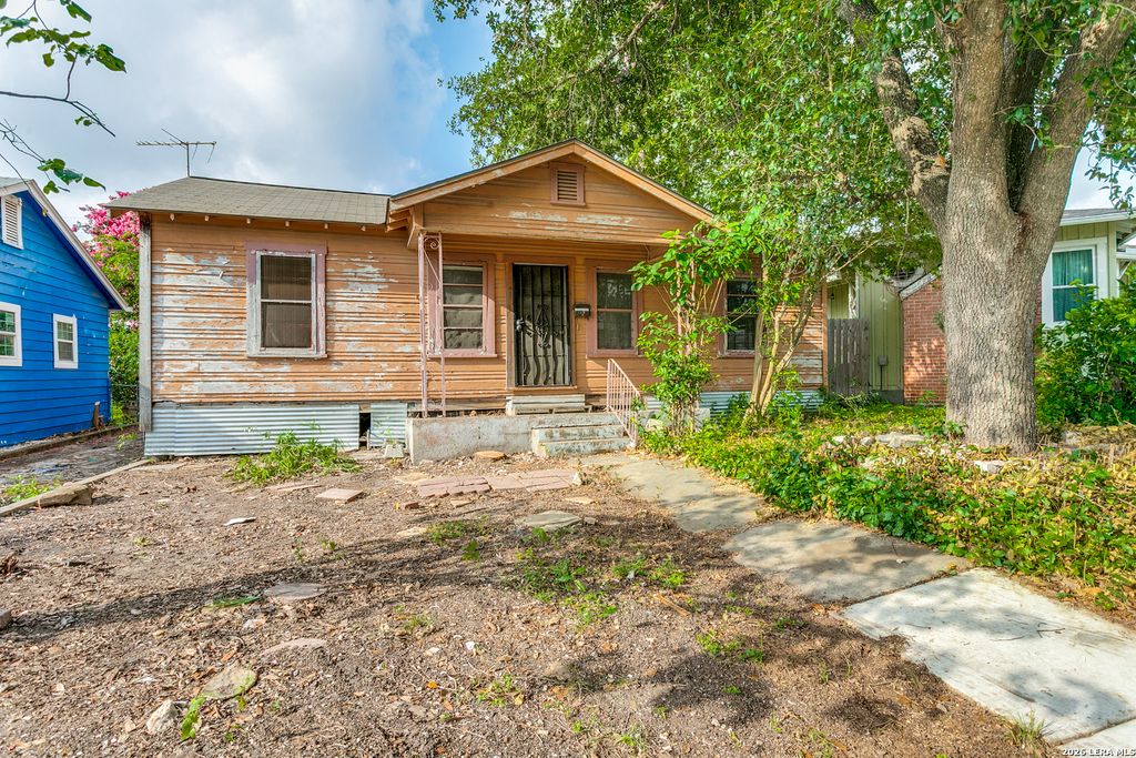 1330 W ROSEWOOD AVE, San Antonio, TX 78201