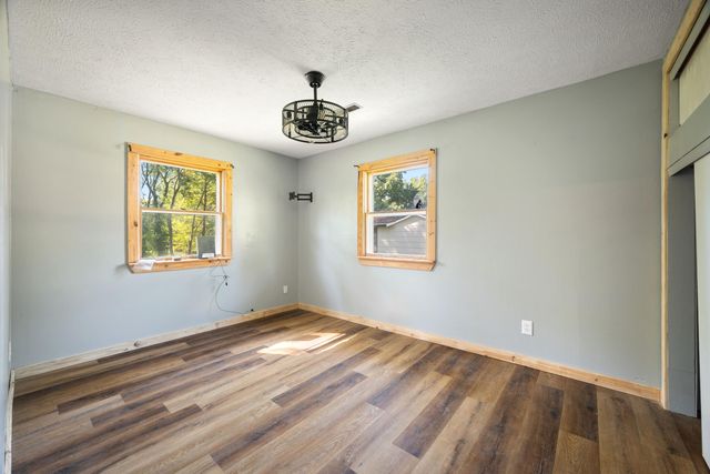 19295 Hillcrest Lane, Cassville, MO 65625