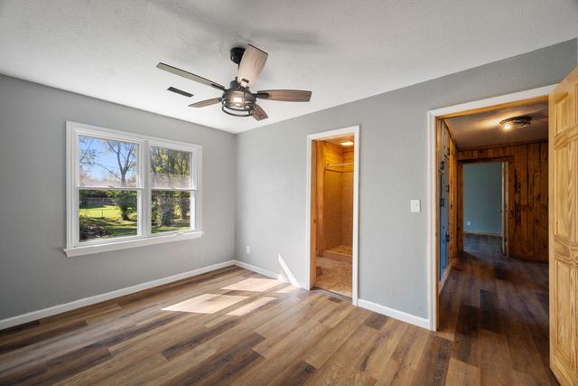 19295 Hillcrest Lane, Cassville, MO 65625