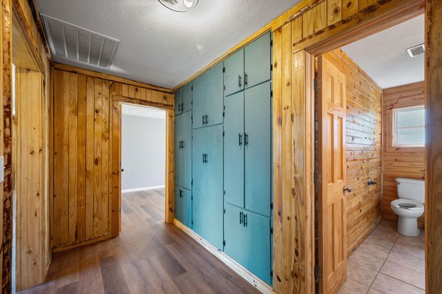 19295 Hillcrest Lane, Cassville, MO 65625