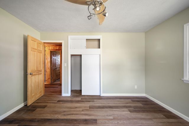 19295 Hillcrest Lane, Cassville, MO 65625