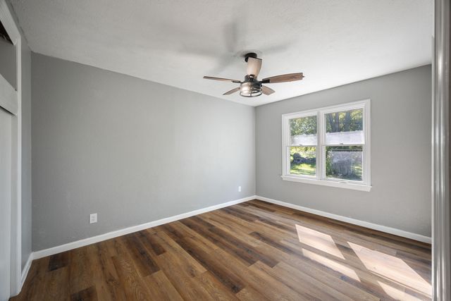 19295 Hillcrest Lane, Cassville, MO 65625