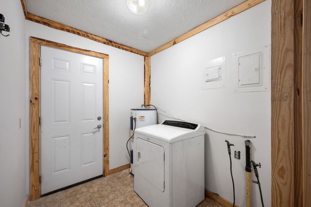 19295 Hillcrest Lane, Cassville, MO 65625