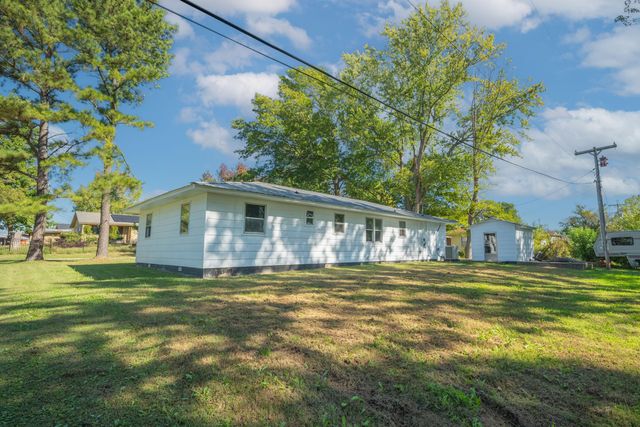 19295 Hillcrest Lane, Cassville, MO 65625