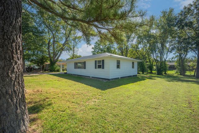 19295 Hillcrest Lane, Cassville, MO 65625