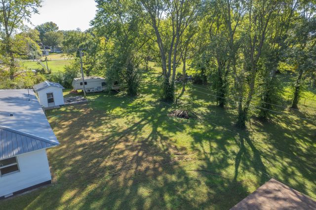 19295 Hillcrest Lane, Cassville, MO 65625