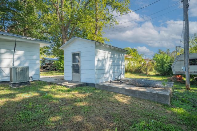 19295 Hillcrest Lane, Cassville, MO 65625