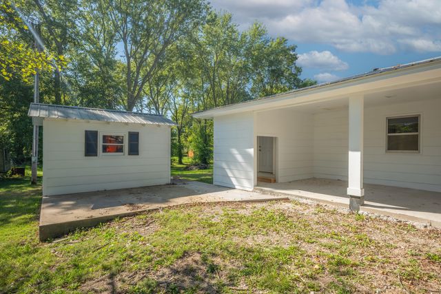 19295 Hillcrest Lane, Cassville, MO 65625