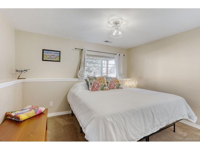 3545 Rinn Valley Dr, Longmont, CO 80504