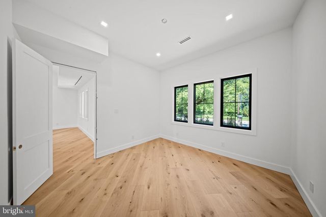 9402 MEADOWBROOK AVE, Philadelphia, PA 19118
