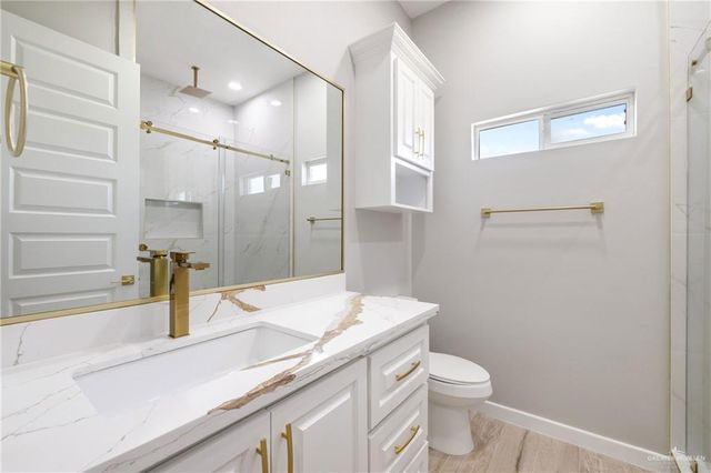 8046 N 49th Lane, Mcallen, TX 78504