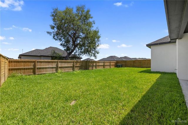 8046 N 49th Lane, Mcallen, TX 78504
