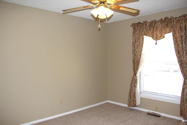 828 DeHoff, Manhattan, KS 66502