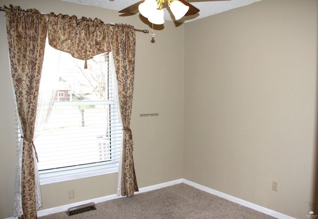 828 DeHoff, Manhattan, KS 66502