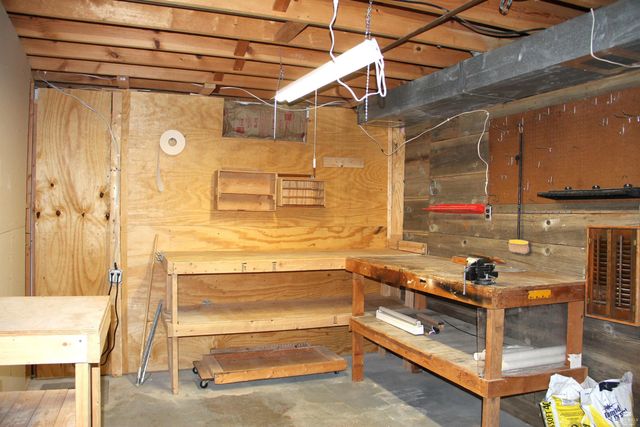 828 DeHoff, Manhattan, KS 66502