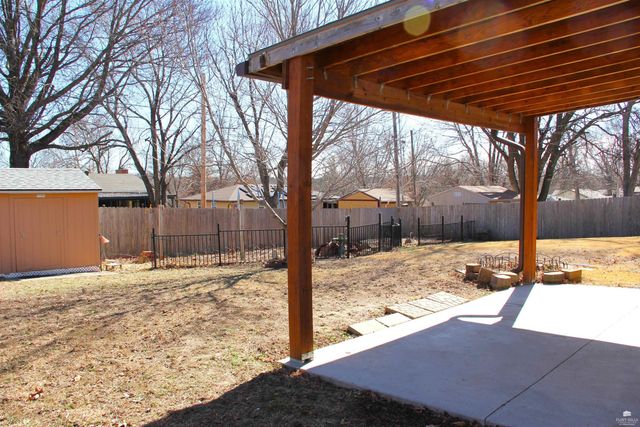 828 DeHoff, Manhattan, KS 66502