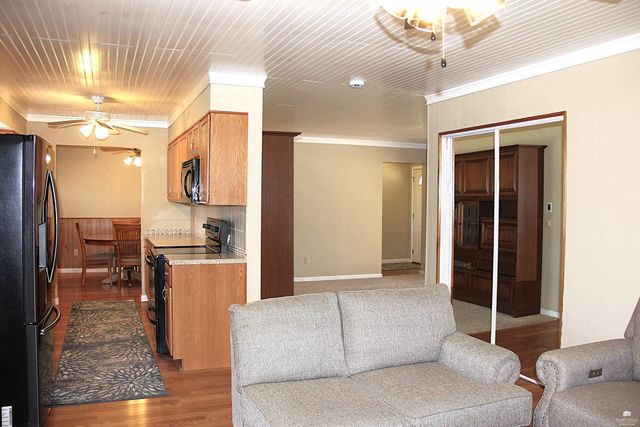 828 DeHoff, Manhattan, KS 66502