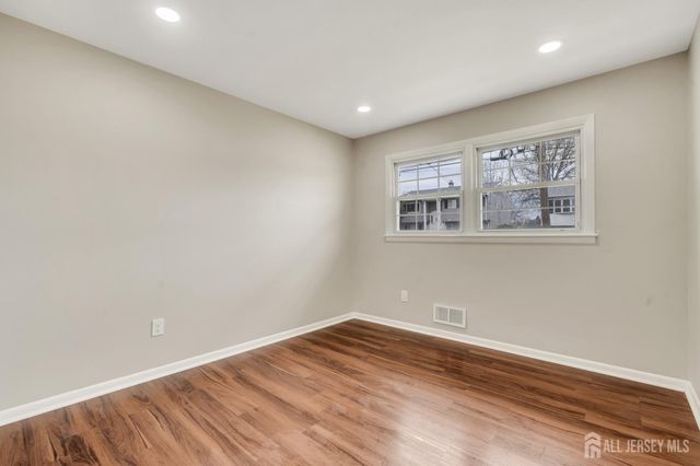 254 E GEORGE Place, Iselin, NJ 08830