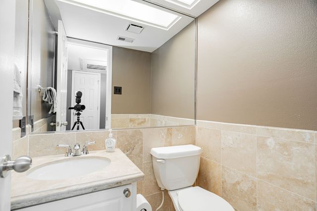 7809 Meadow Park Drive 208, Dallas, TX 75230