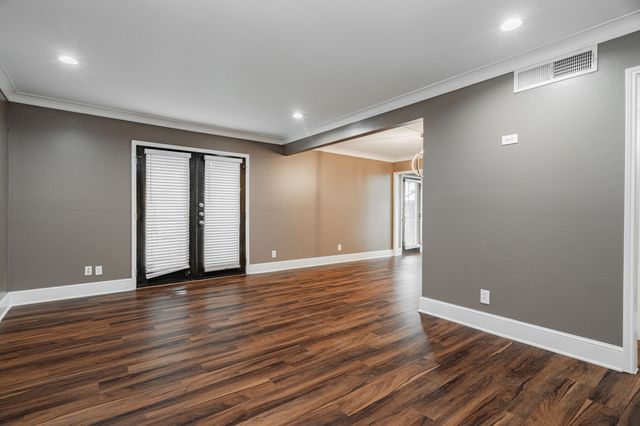 7809 Meadow Park Drive 208, Dallas, TX 75230