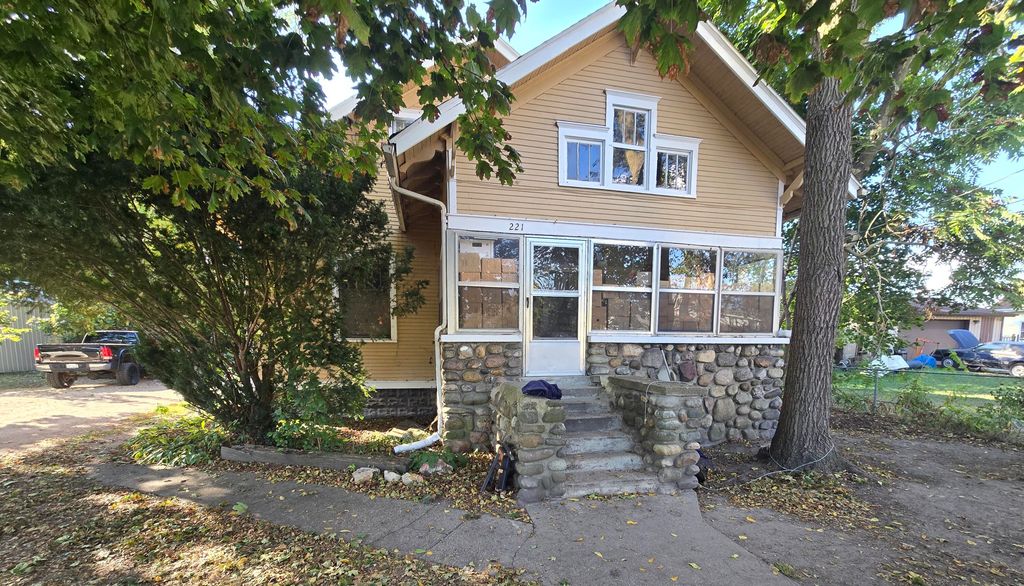 221 Grand Street, Michigan Center, MI 49254