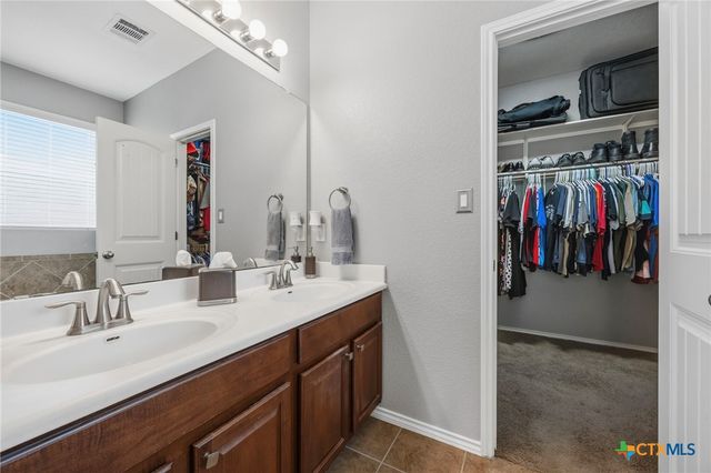 741 Wiltshire Drive, Hutto, TX 78634
