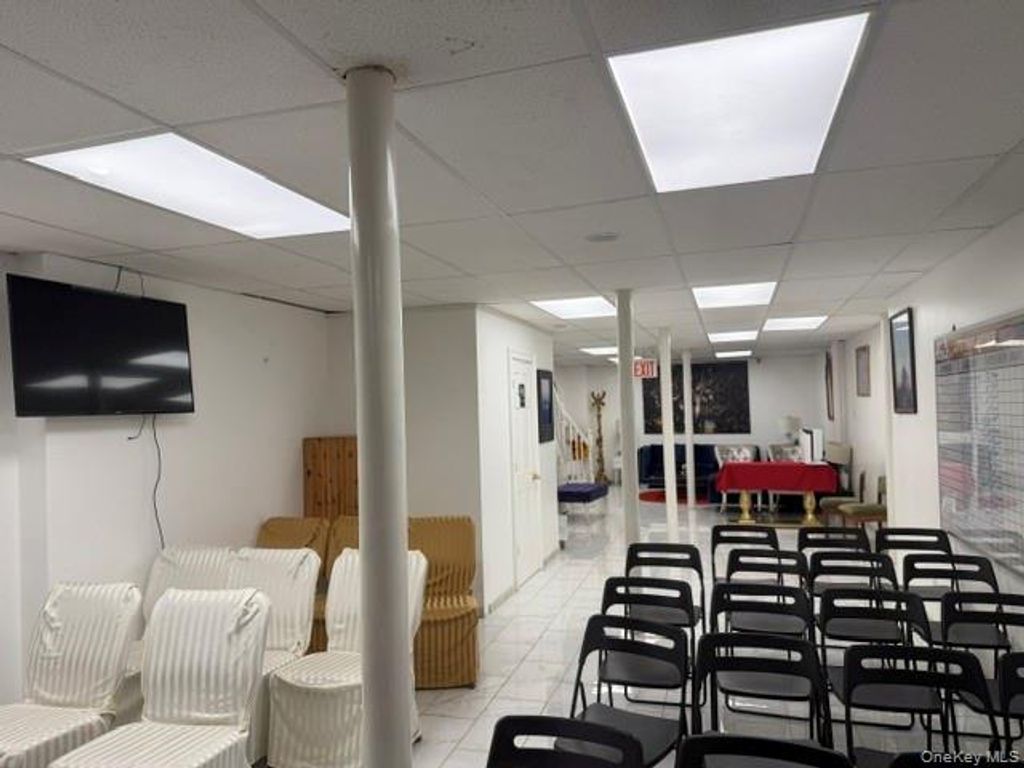 10201 Northern Boulevard, Corona, NY 11368 — photo 2
