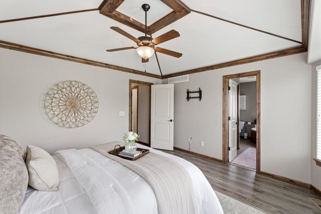 2739 N Woodridge Ct, Wichita, KS 67226